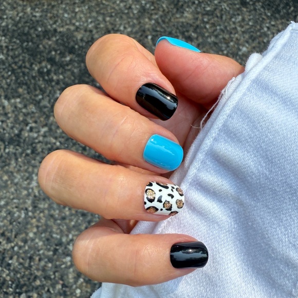 Red Aspen Awfully Purr-ty Press-On Nails - Leopard Print with Gold Glitter - Picture 15 of 15